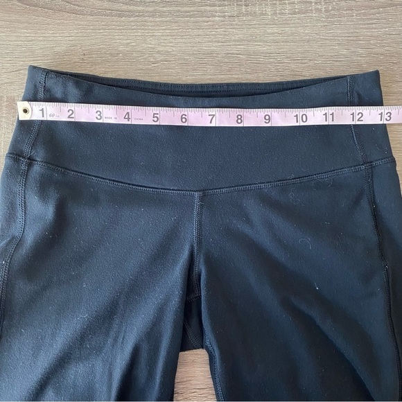 Athleta Capri Crisscross Detail Leggings XS - Picture 10 of 15